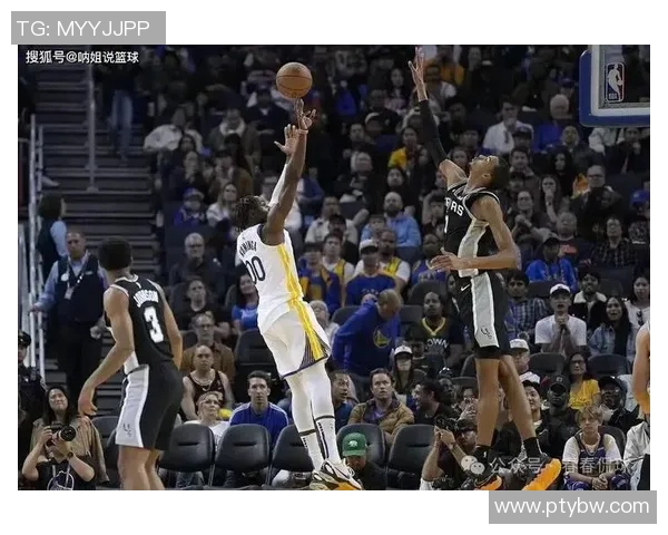 文班亚马首场比赛表现惊艳五次盖帽并隔扣字母哥引发广泛讨论