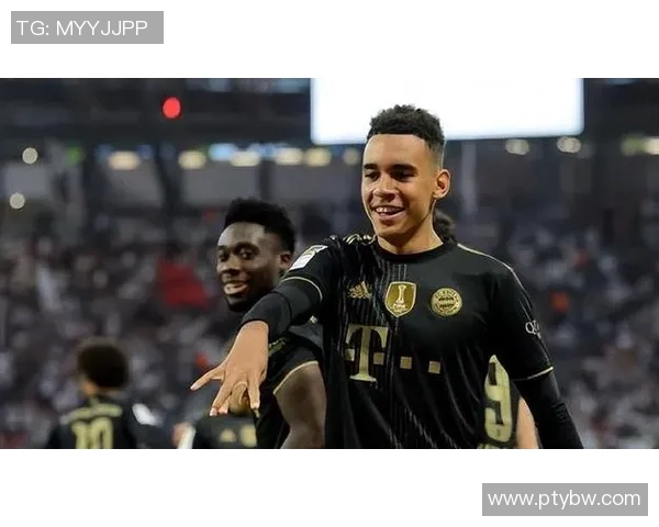 穆西亚拉的崛起之路:从青训小将到足球场上的耀眼明星