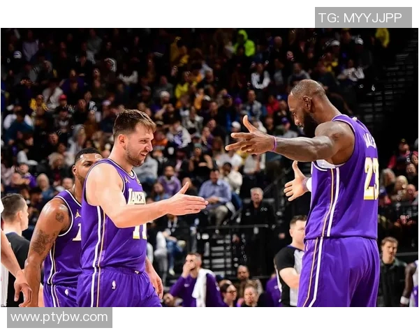 篮网卡特对决湖人传奇时刻回顾与精彩瞬间分析